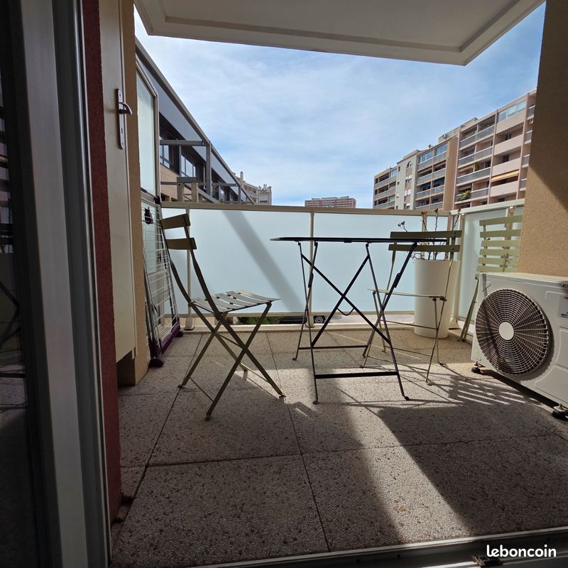 Beau T2 avec terrasse et parking - Toulon Aguillon